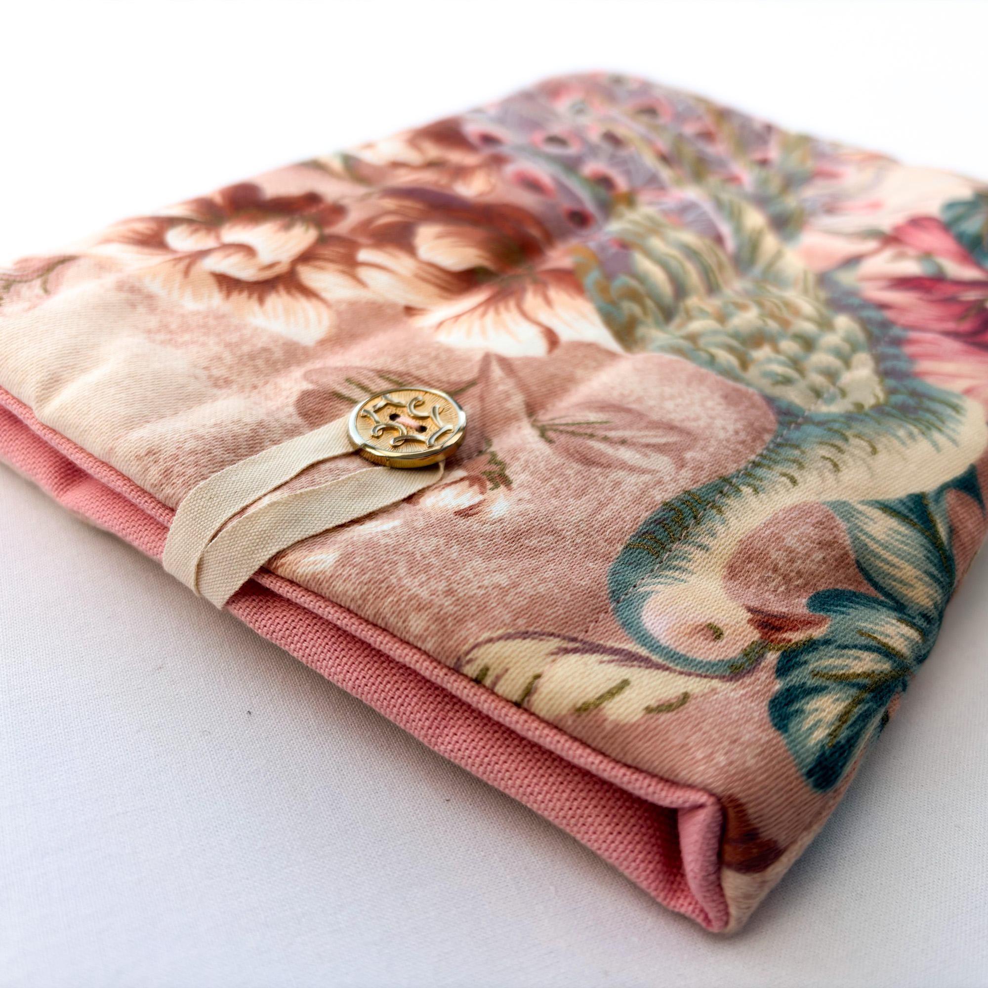 pochette livre mona modele romantique 1 pochette livre mona modèle romantique détails bouton