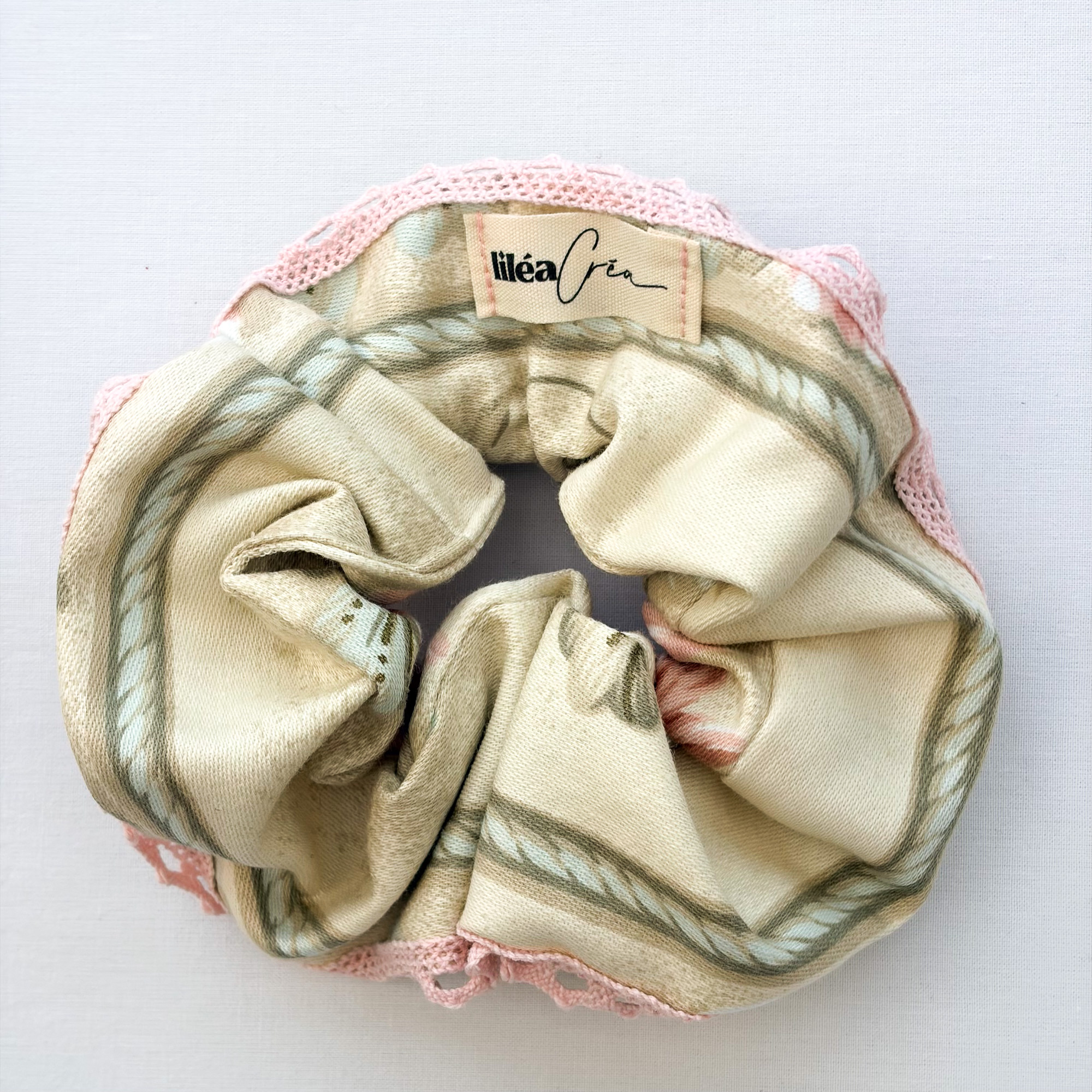 chouchou isaline modele royal dentelle 1 chouchou isaline modèle royal dentelle photo principale