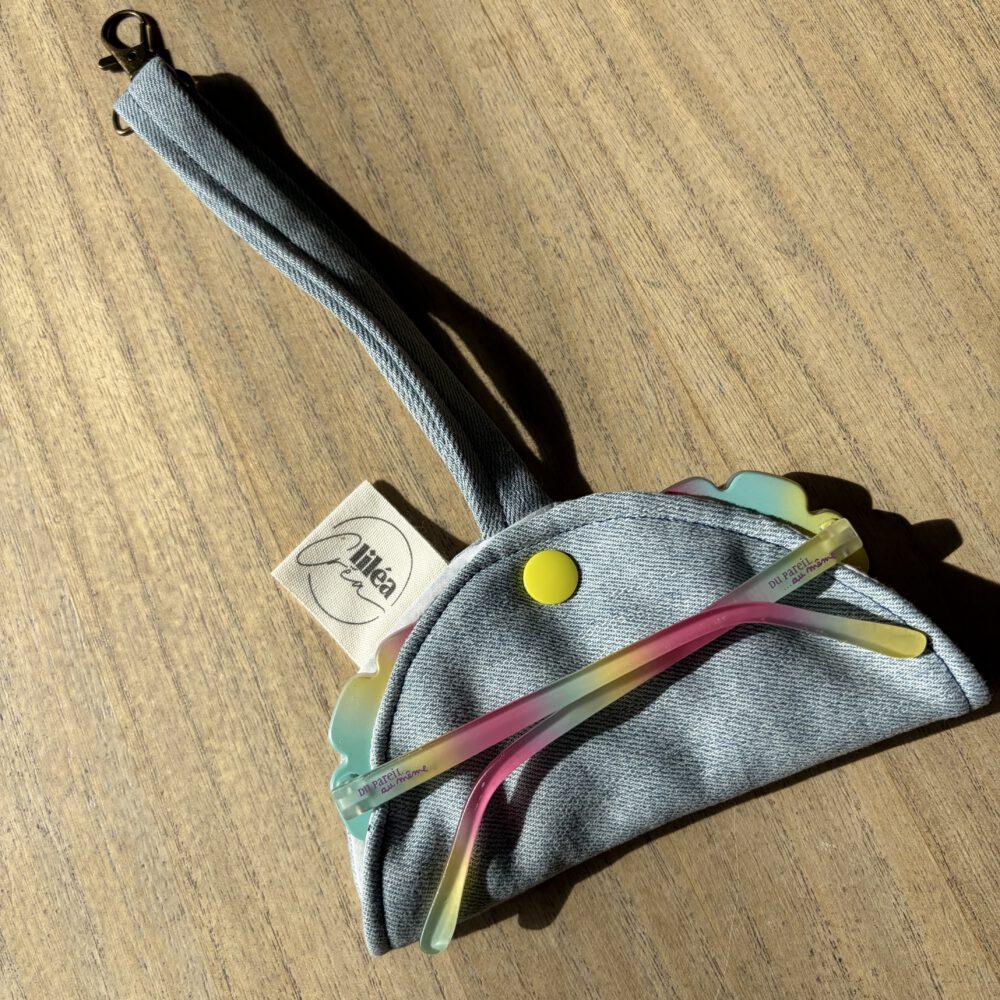 étuis à lunette martine modèle mademoiselle jean clair vue fermé extérieure avec lunettes de soleil à l'intérieur